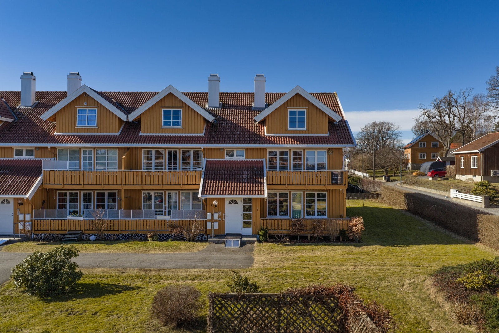 Leiligheten ligger i byggets 2. og 3. etasje. Galleribilde