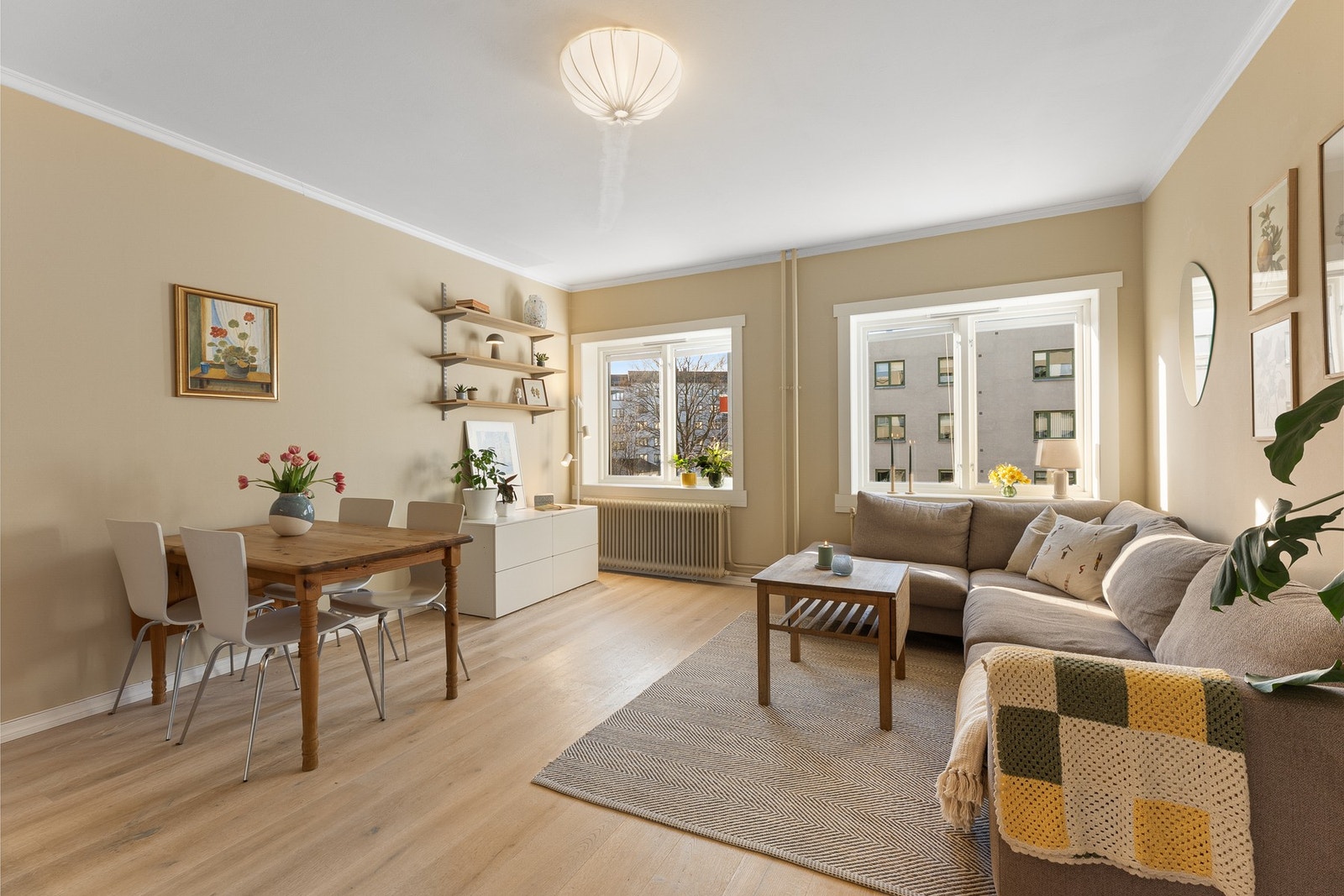 Synne Berg Farstad v/ Privatmegleren Aksept har gleden av å ønske velkommen til Sandefjordgata 5C! Foto: Zovenfra AS Galleribilde