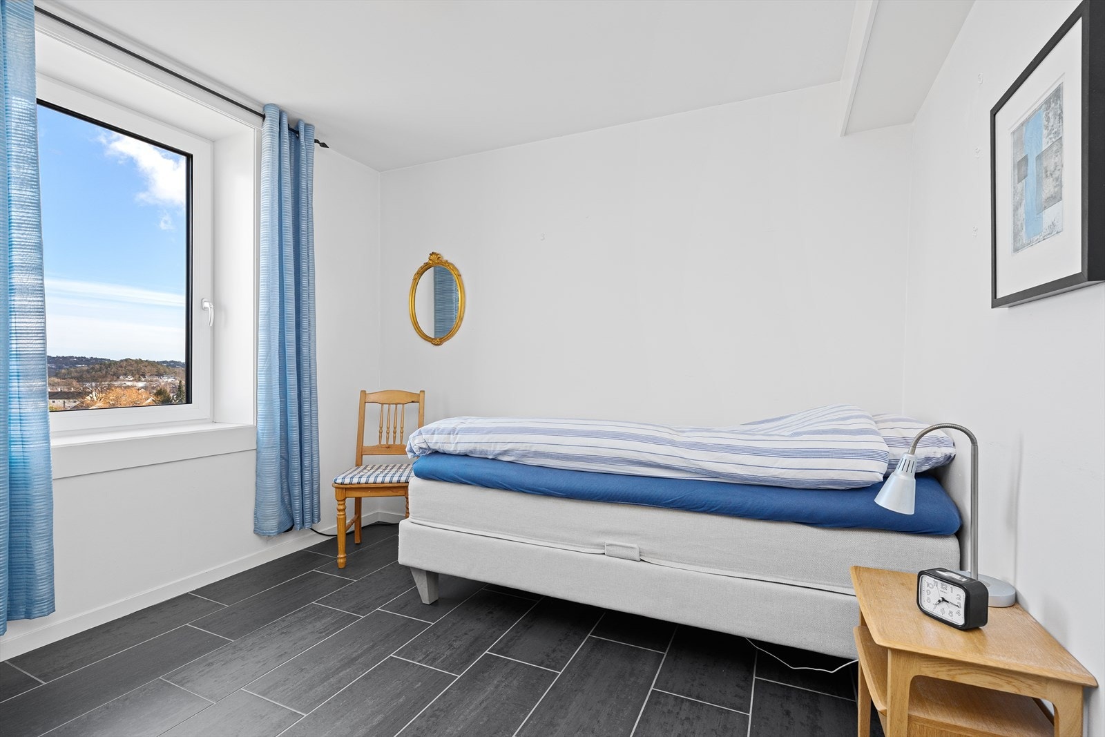 Soverom nr. 2 er også av god størrelse med plass til dobbeltseng om ønskelig. Galleribilde