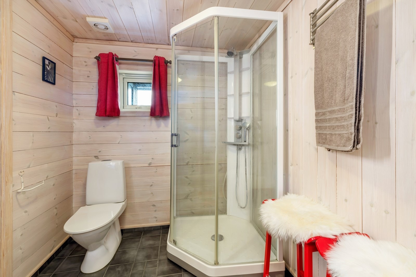 Bad/ wc med dusjkabinett. Galleribilde