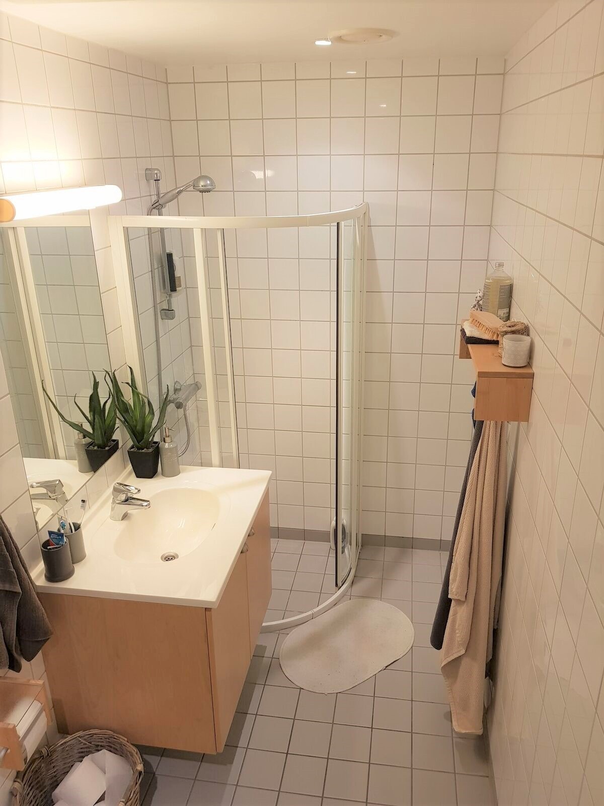 Pent flislagt bad med varmekabler. Galleribilde