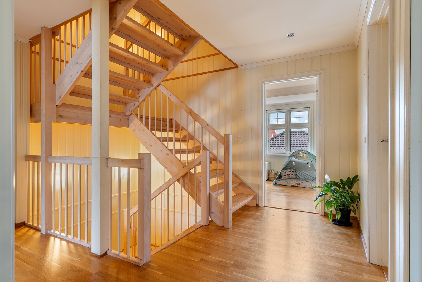 2. etasje med hele fem soverom/allrom Galleribilde