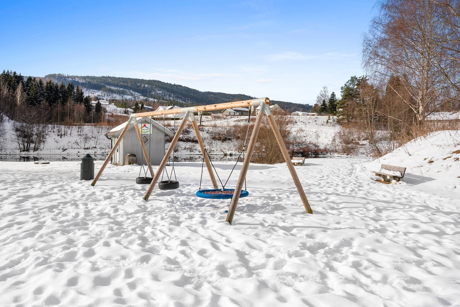 Farstadparken med fin tursti langs elva ligger rett i nærheten Galleribilde