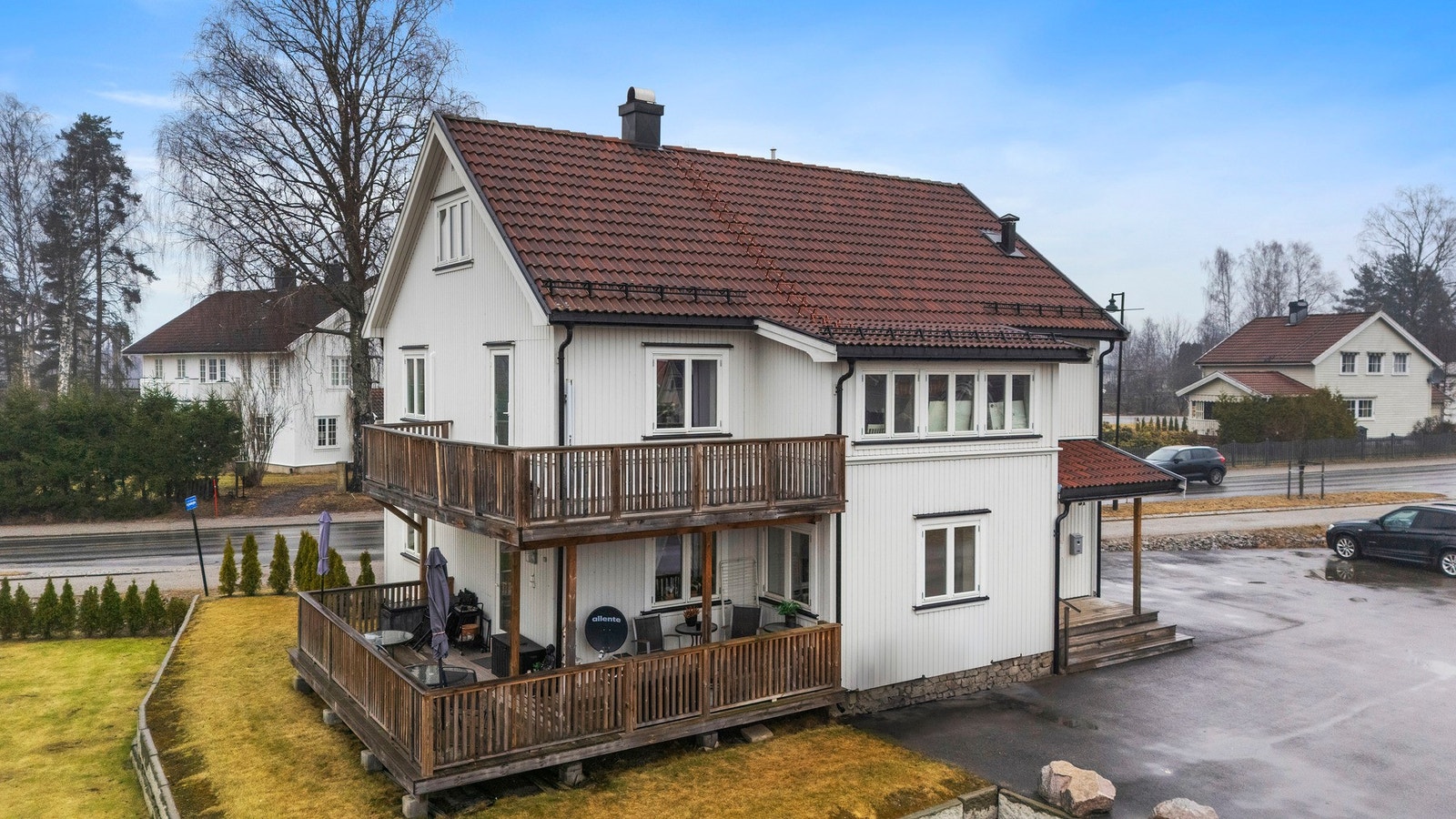 Bygget ble renovert utvendig i 2017. Galleribilde