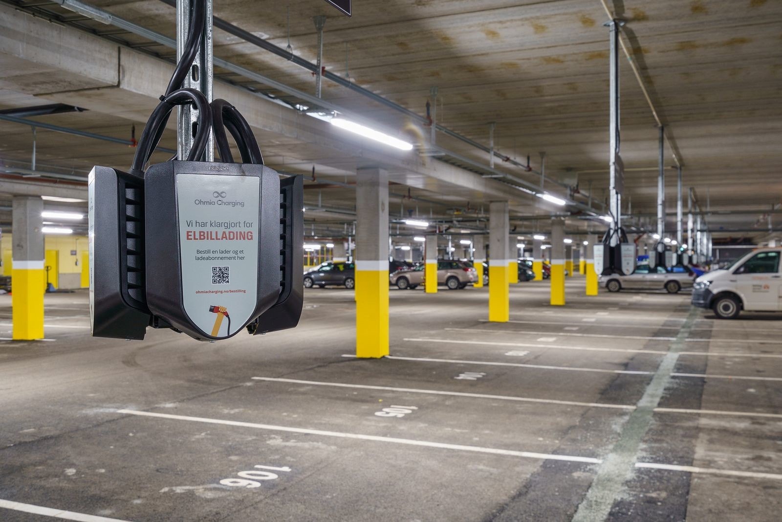 Stort garasjeanlegg med egen vaskehall. Galleribilde