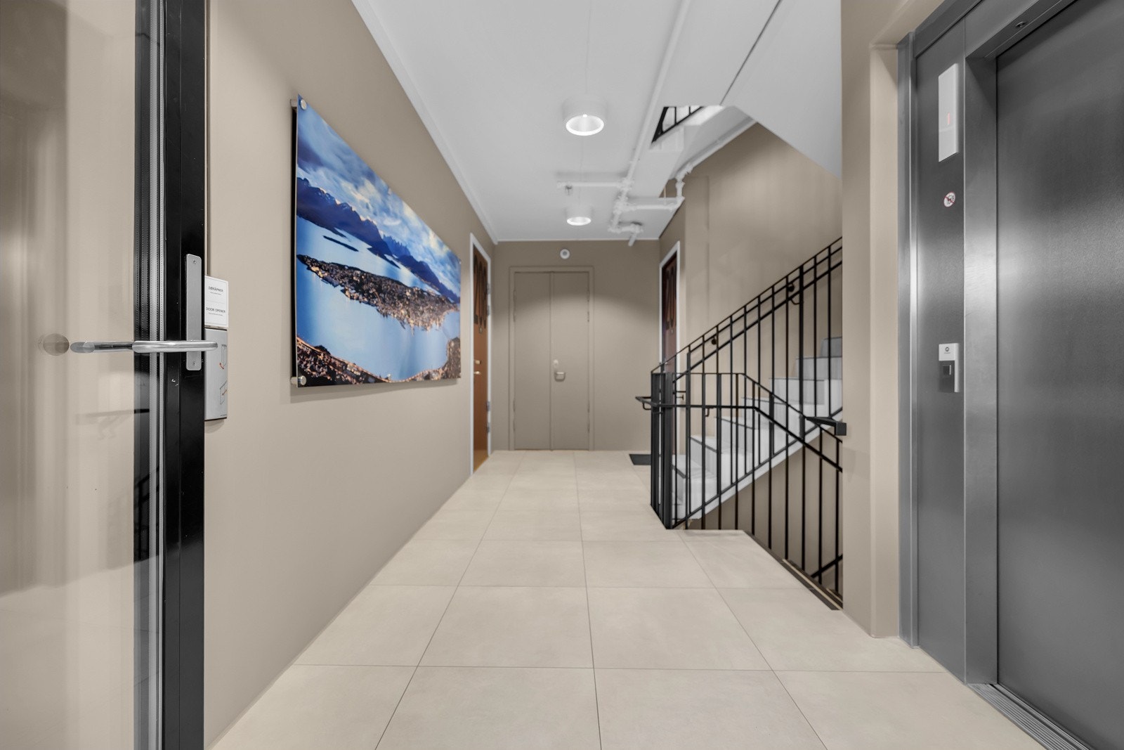 Fellesområde og heis. Galleribilde