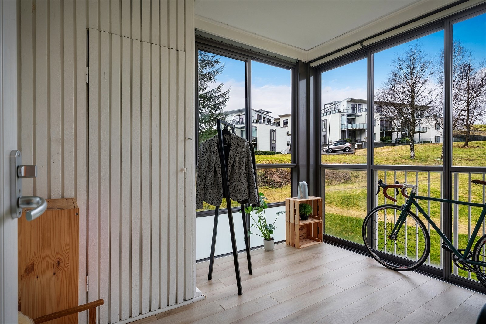 Balkongen har også en praktisk bod for ekstra lagring. Galleribilde