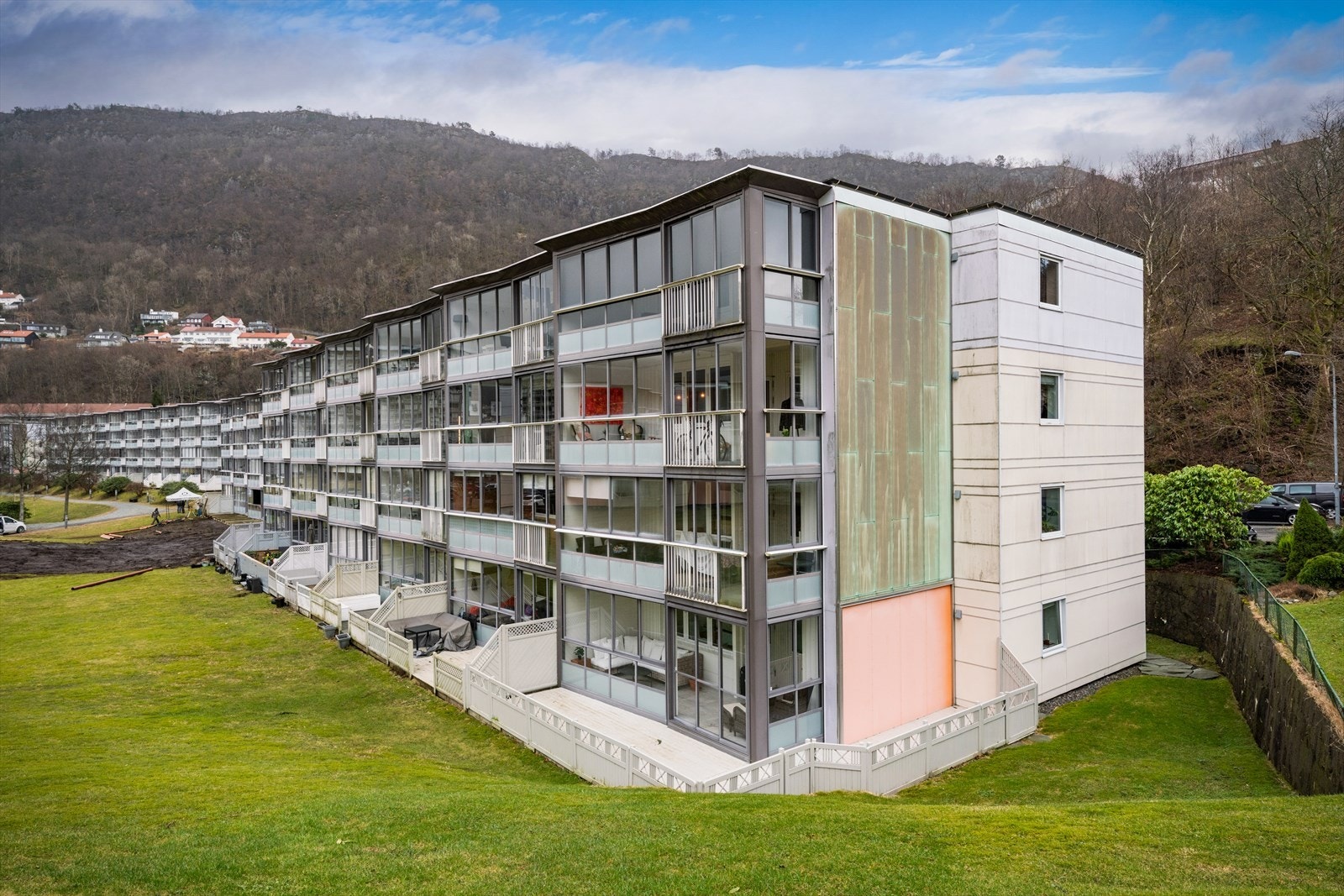 Boligblokken gjennomgikk en fullstendig fasaderehabilitering i perioden 2005-2007. Galleribilde