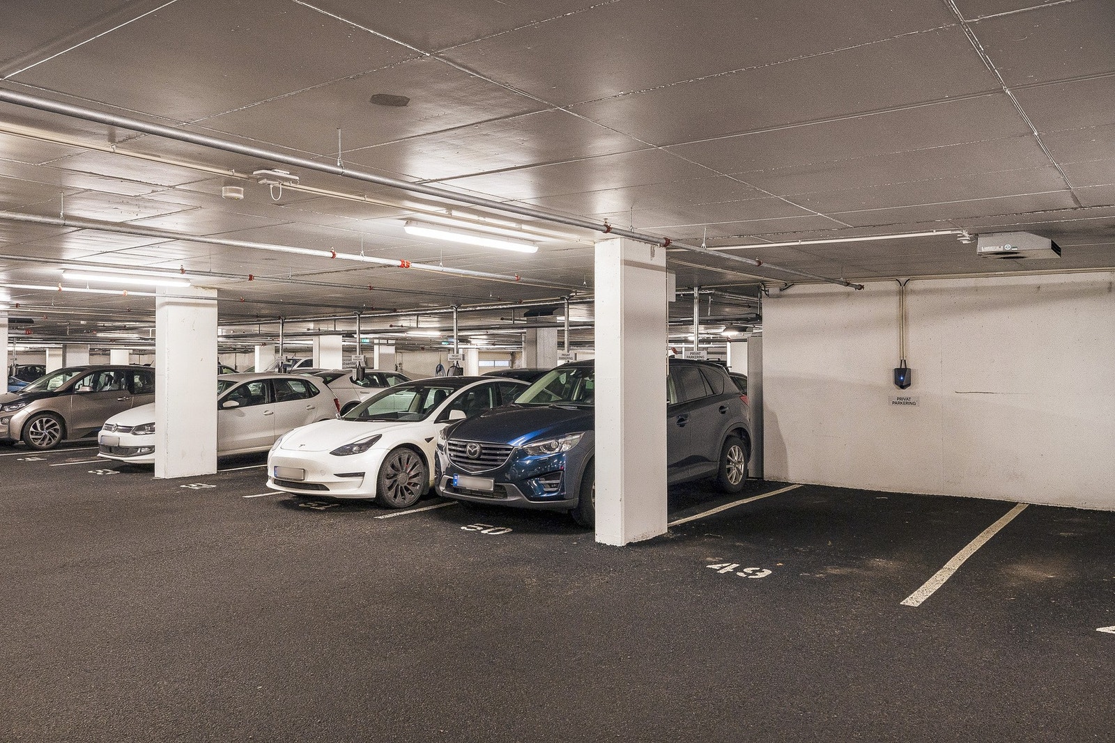 - I tillegg har man fasst parkering i garasje - Galleribilde