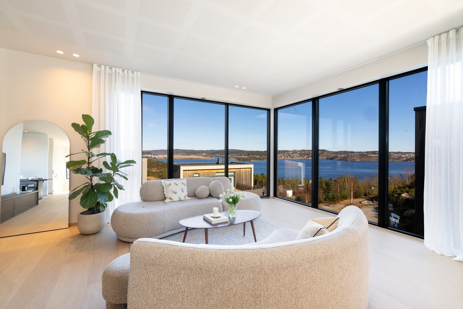 Stue med plass til sofagruppe Galleribilde