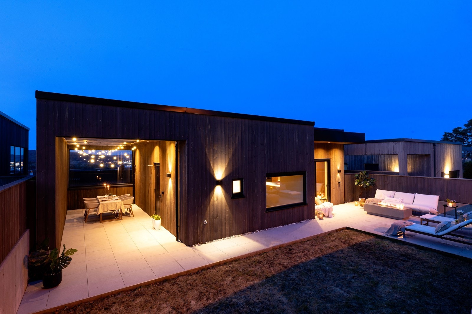 Flere soner på uteområde Galleribilde