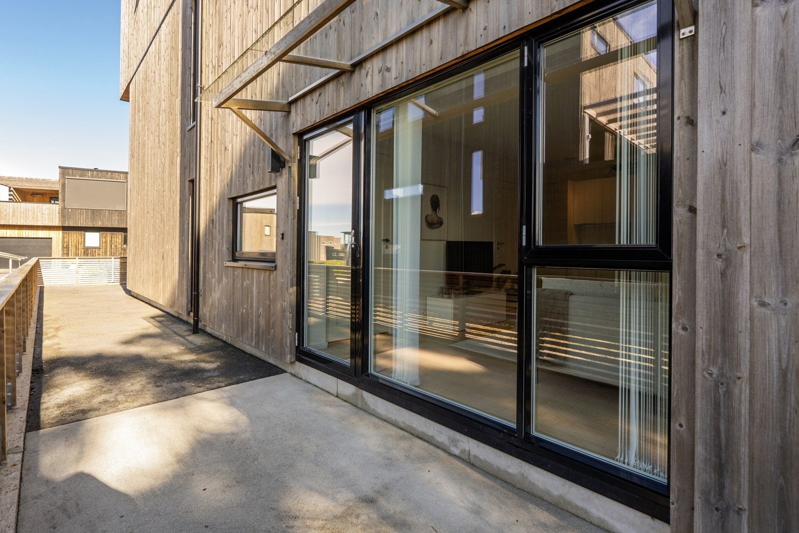 Herfra er det inngang til boligens utleiedel. Galleribilde