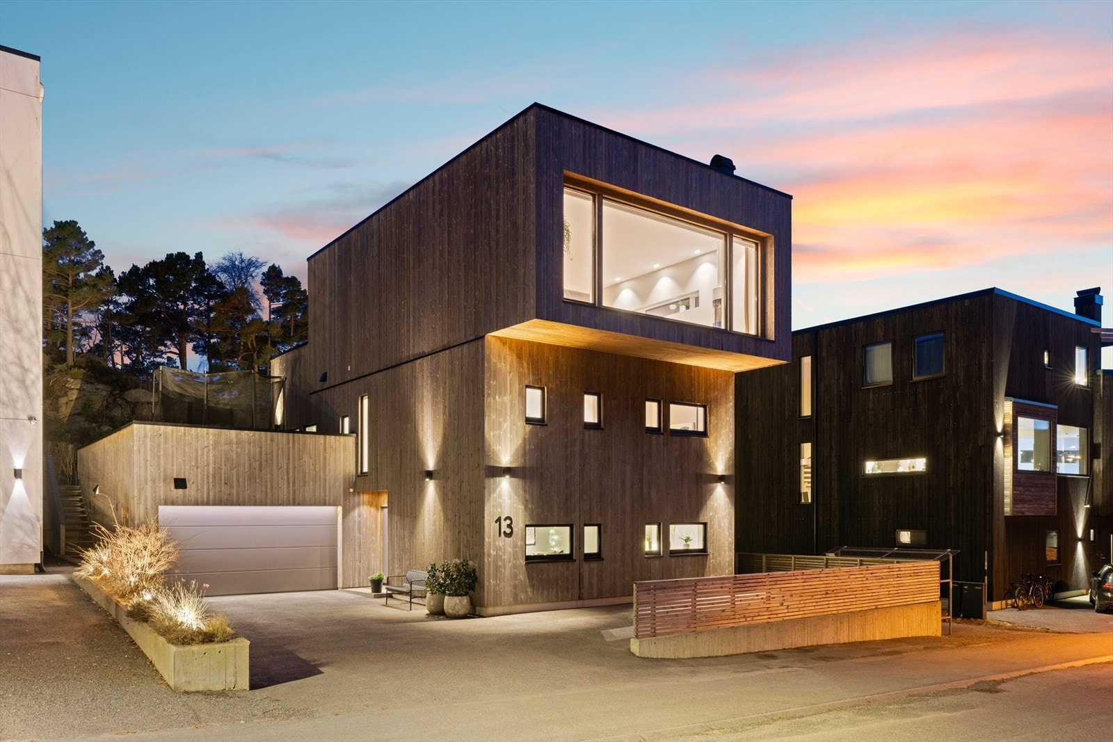 DNB Eiendom ved Ken-Morten Egenes har gleden av å presentere Marikåpeveien 13! Galleribilde