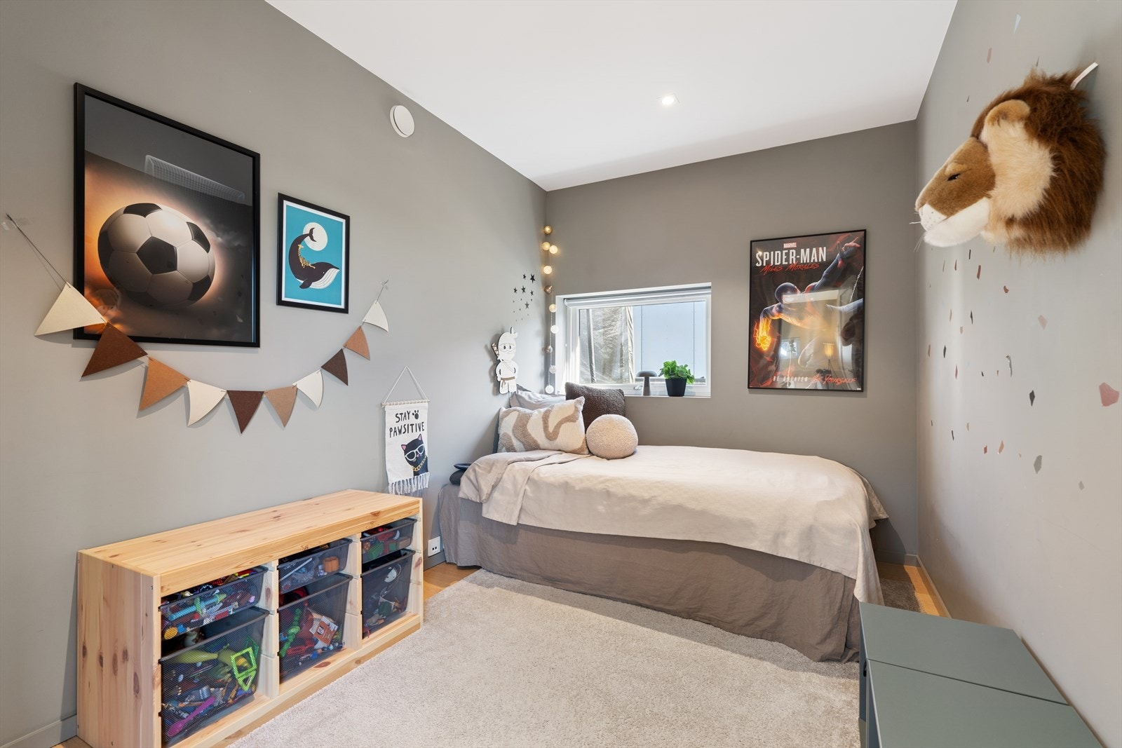 Boligens hoveddel er innredet med fem soverom. Galleribilde