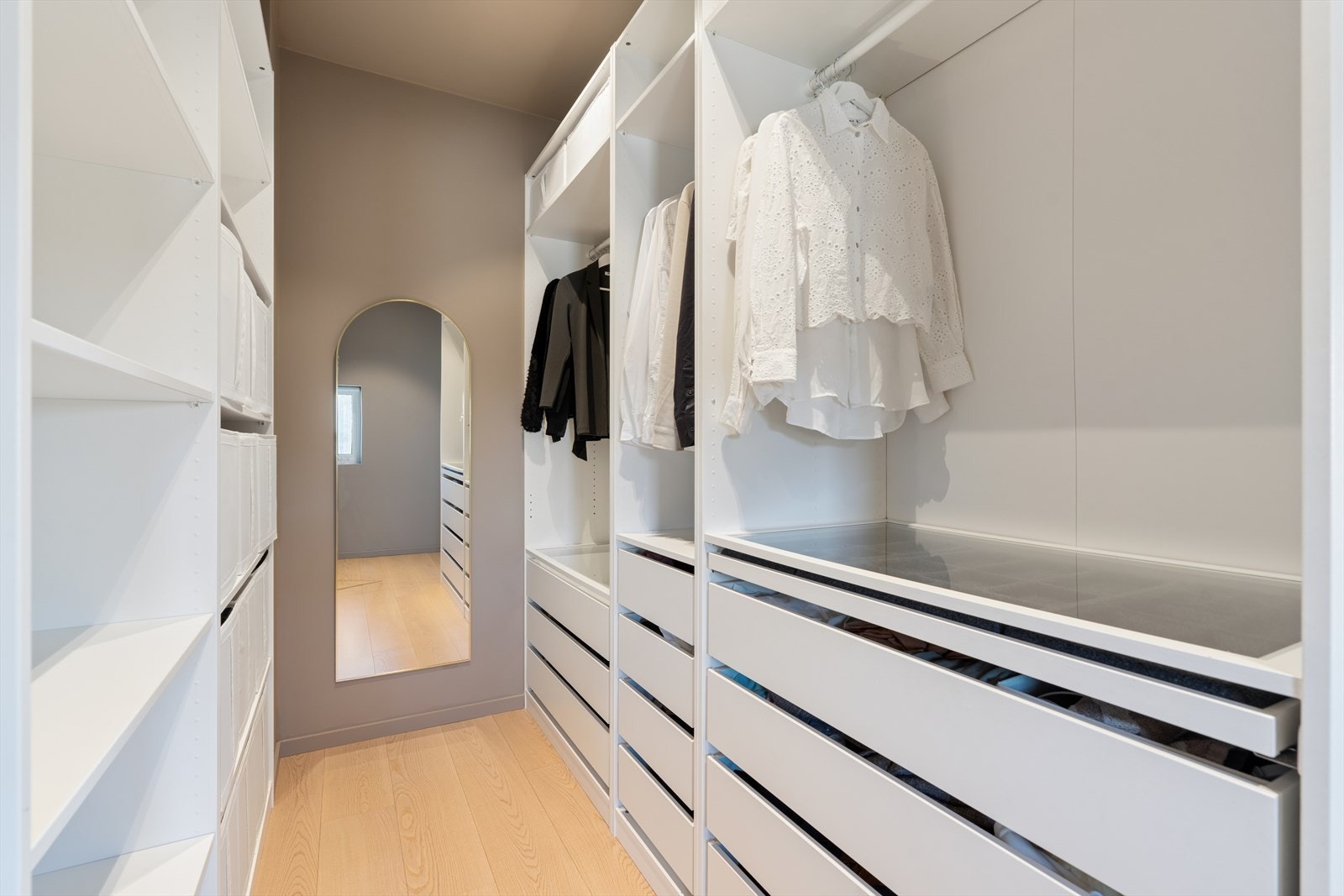 Her er det godt med oppbevaringsplass. Galleribilde