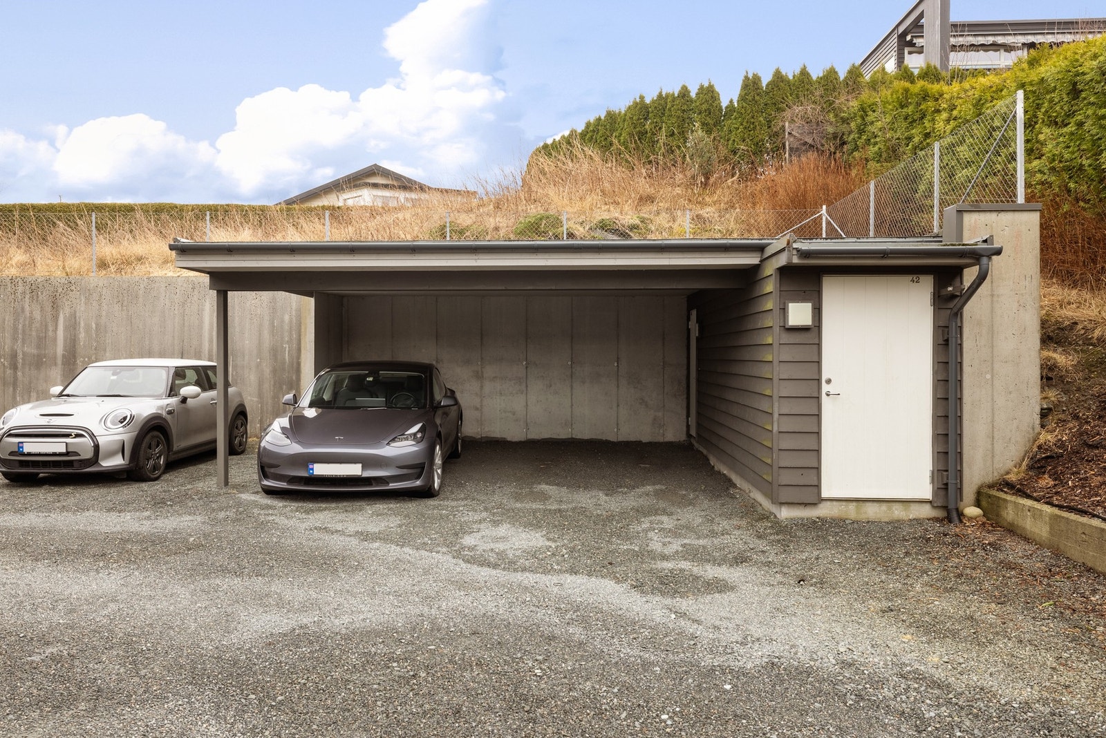 Det er også en ekstern bod som følger denne boligen. Galleribilde