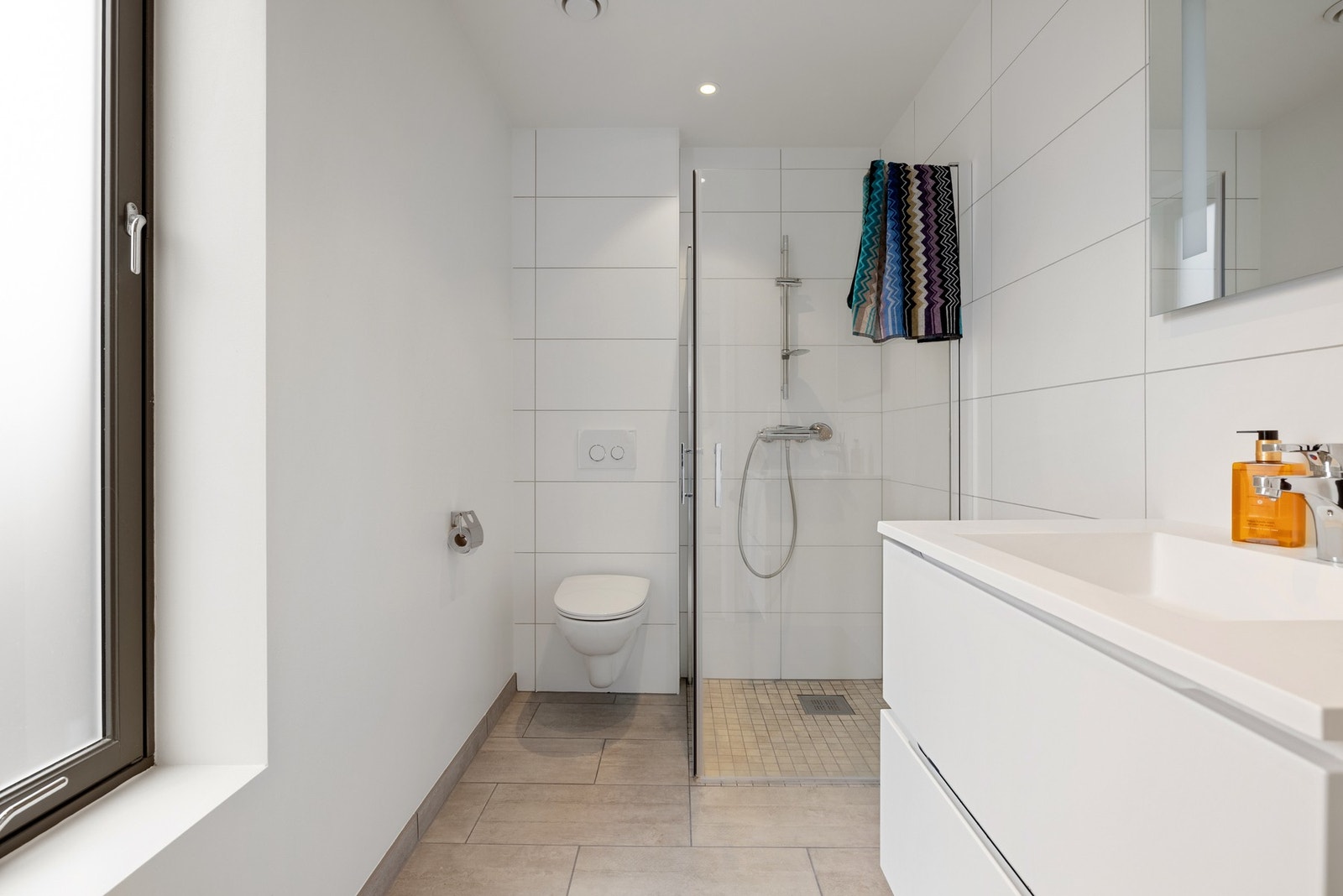 Boligen har også et bad på plan 1 som måles til 4,1 kvm. Galleribilde