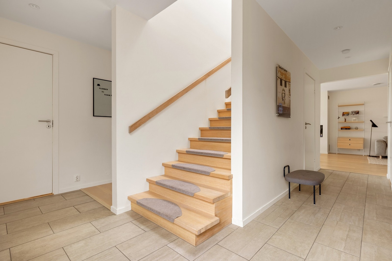 Her er det flislagt på gulv, noe som er svært praktisk på regnværsdager. Galleribilde