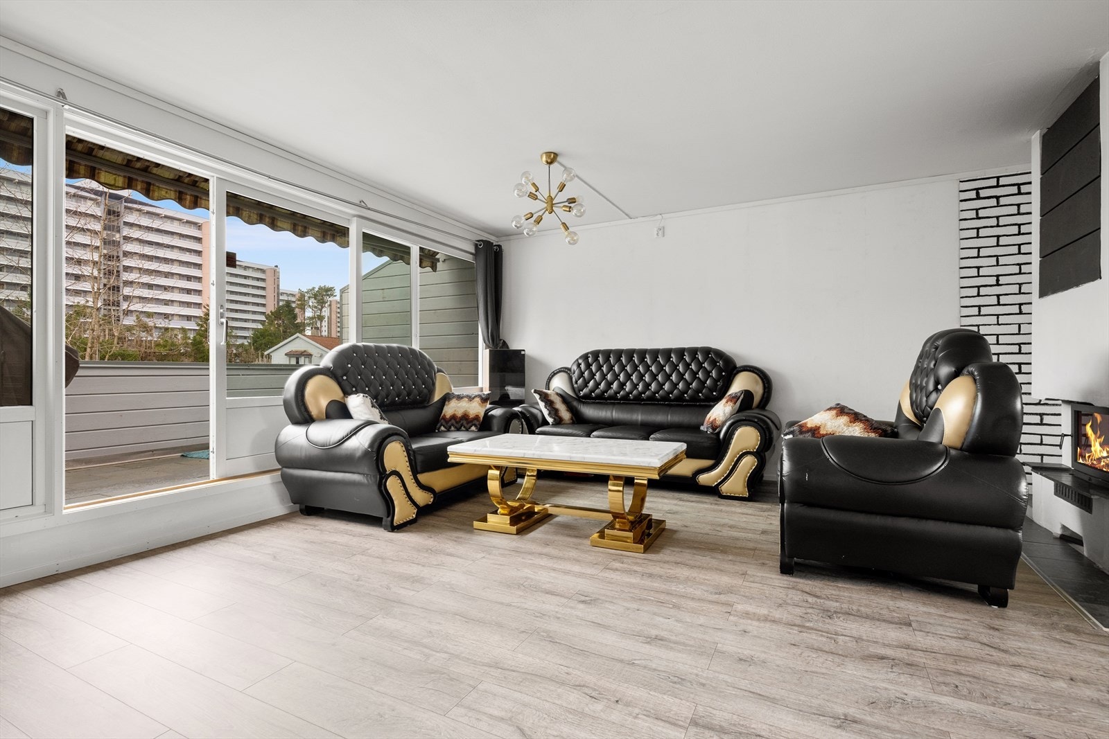 Skyvedøren gir deg en forlengelse av stuen på sommerdager. Galleribilde