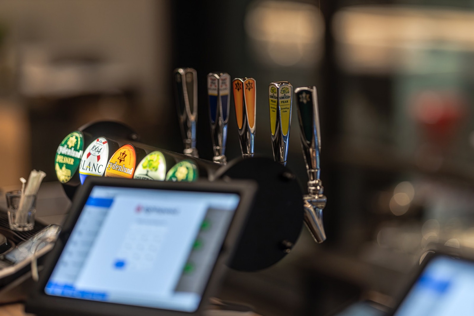 Hyggelig med et glass på afterski på Skigaarden. Galleribilde