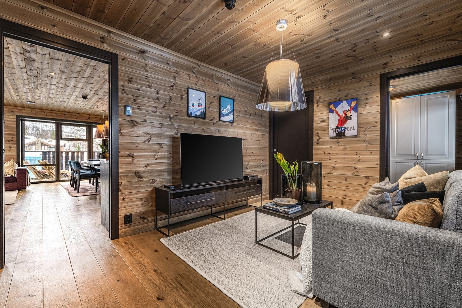 Separat tv-stue - ideell for avslapning etter aktive dager i fjellet. Galleribilde