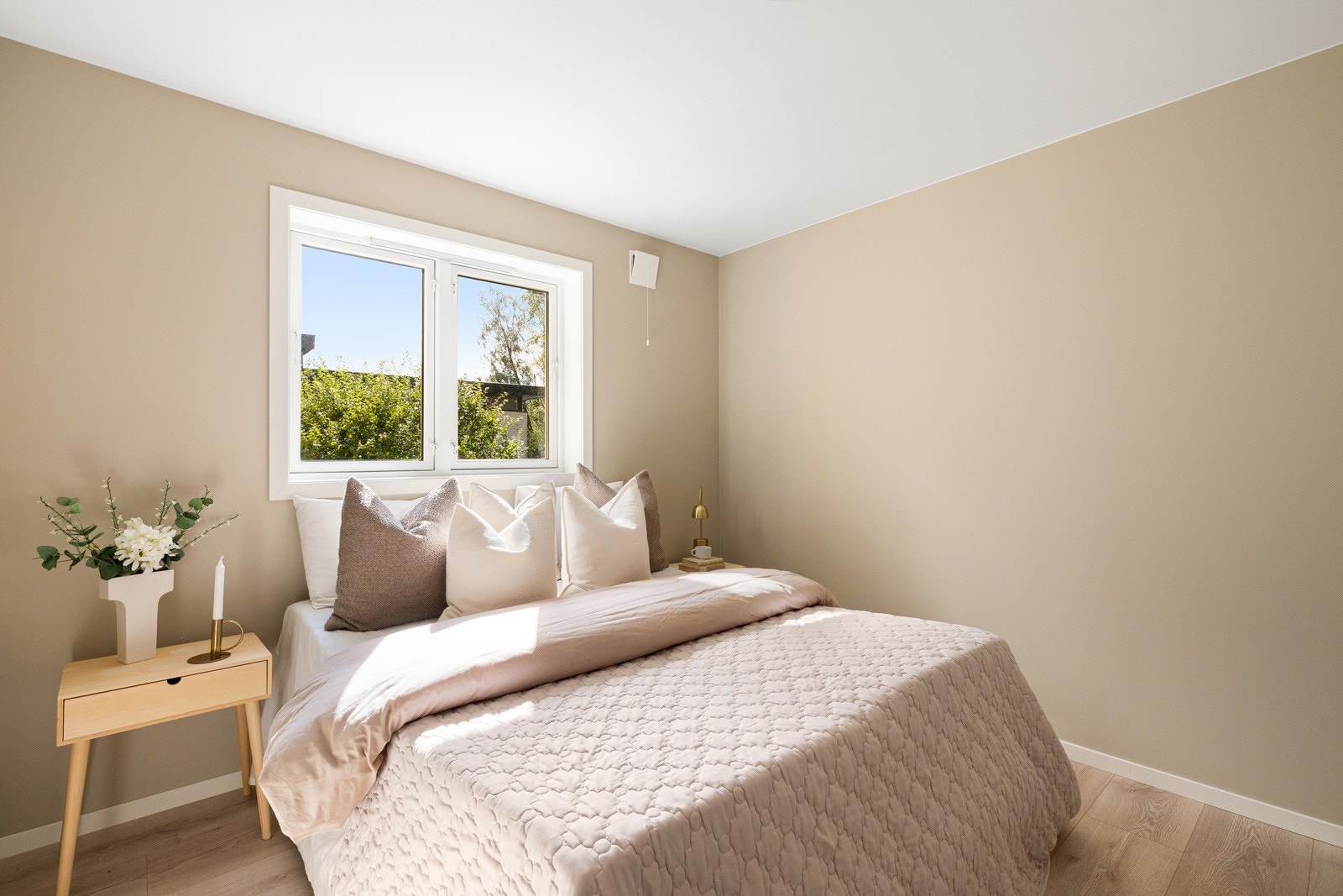 Hovedsoverommet har god plass til dobbeltseng og garderobeskap. Galleribilde