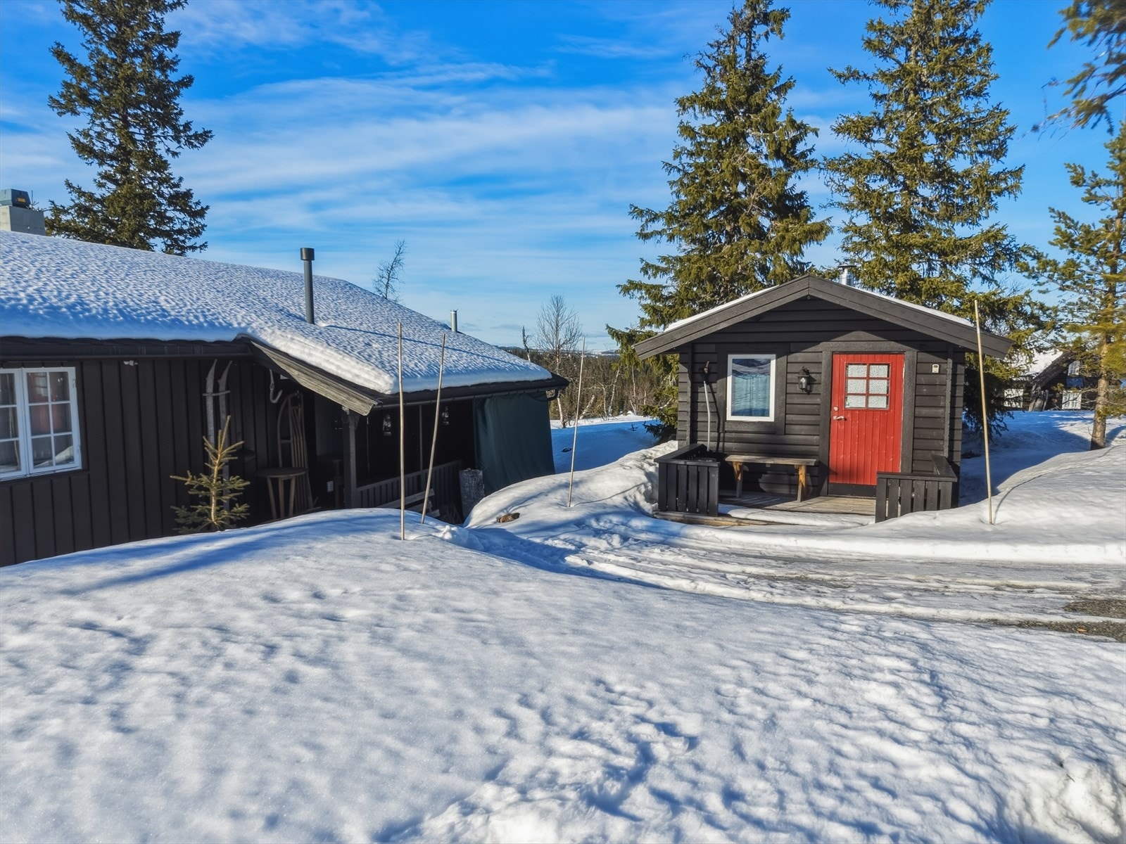 Parkeringsmuligheter ved hytta. Galleribilde