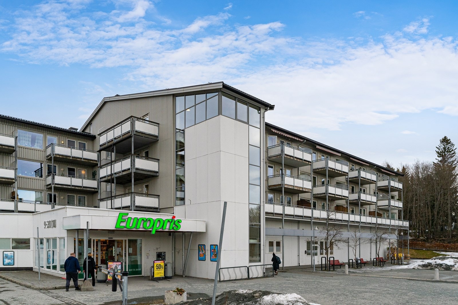 Europrisbutikk i byggets nærningsdel Galleribilde