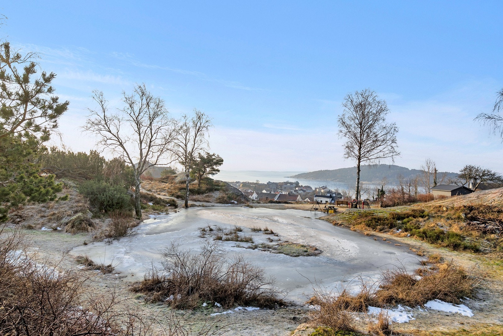 Eiendommen grenser til salamanderdammen Galleribilde