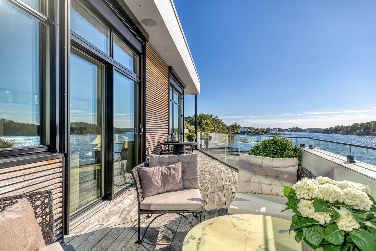 Det finnes flere sosiale soner i både 1 etasje og underetasjen Galleribilde