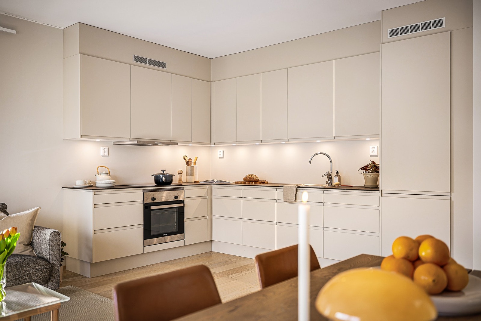 - Det er også installert vannstoppsystem og komfyrvakt - Galleribilde