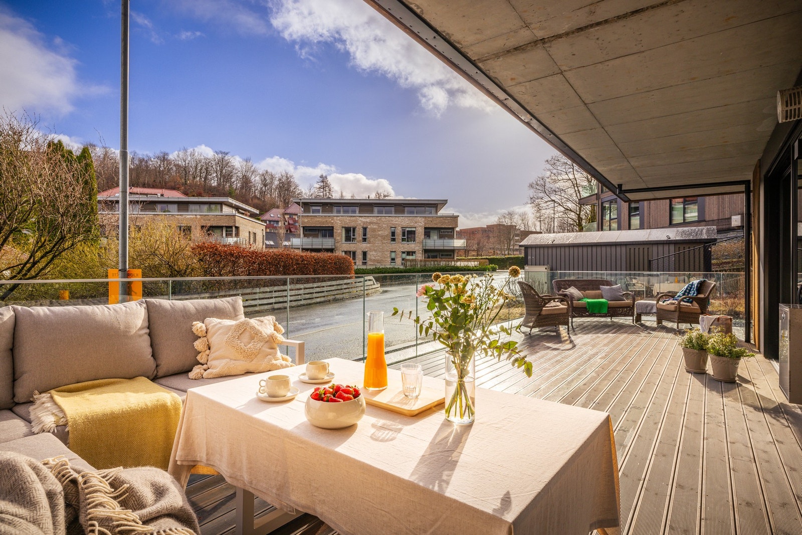 - Stor uteplass på hele 43 kvm - Galleribilde