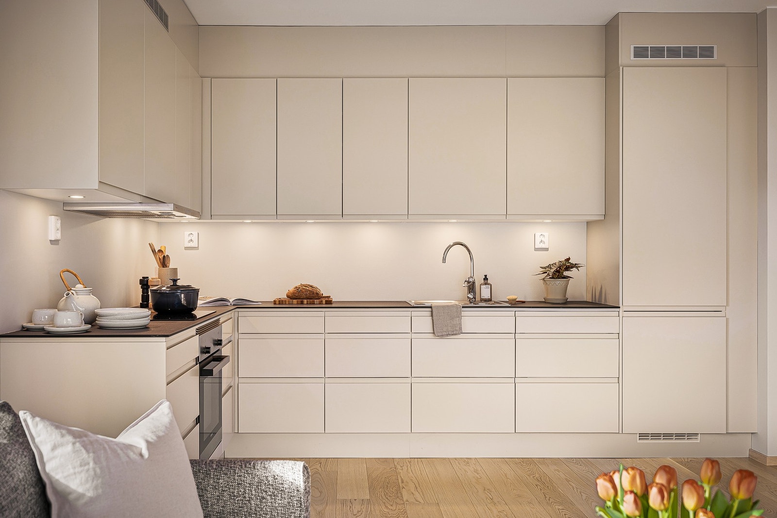 - I tillegg er det integrert kjøkkenventilator, levert av Røroshetta - Galleribilde