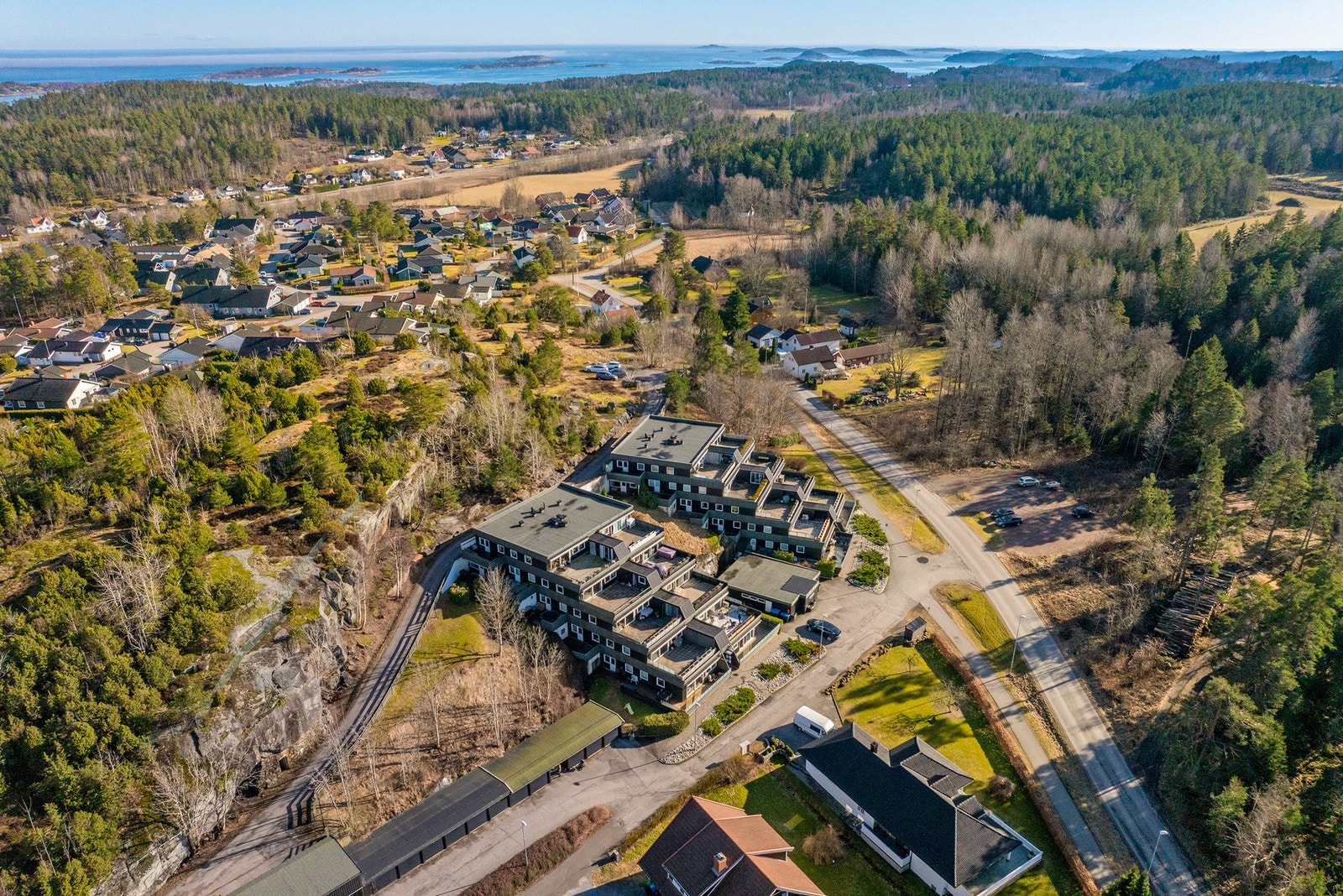 Ligger i et rolig område med kort vei til flotte naturområder. Galleribilde