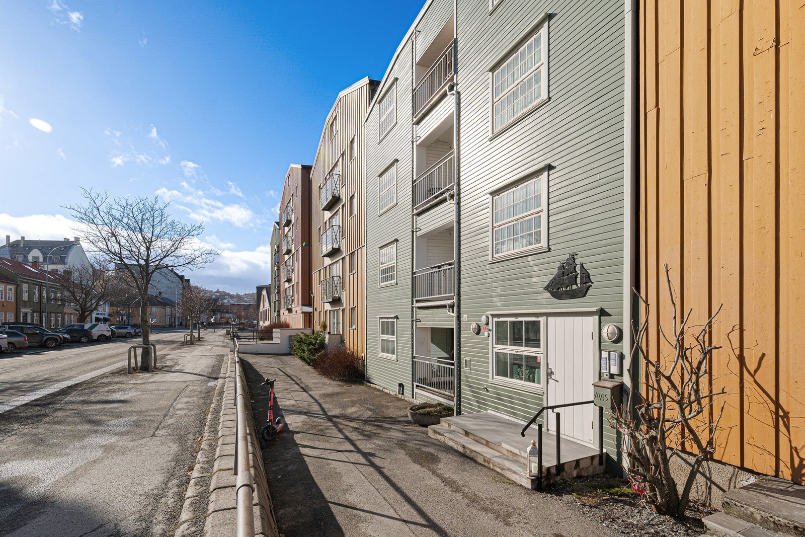 Sandgata 14 er en sjarmerende bryggevilla som ligger ved Nidelva. Galleribilde