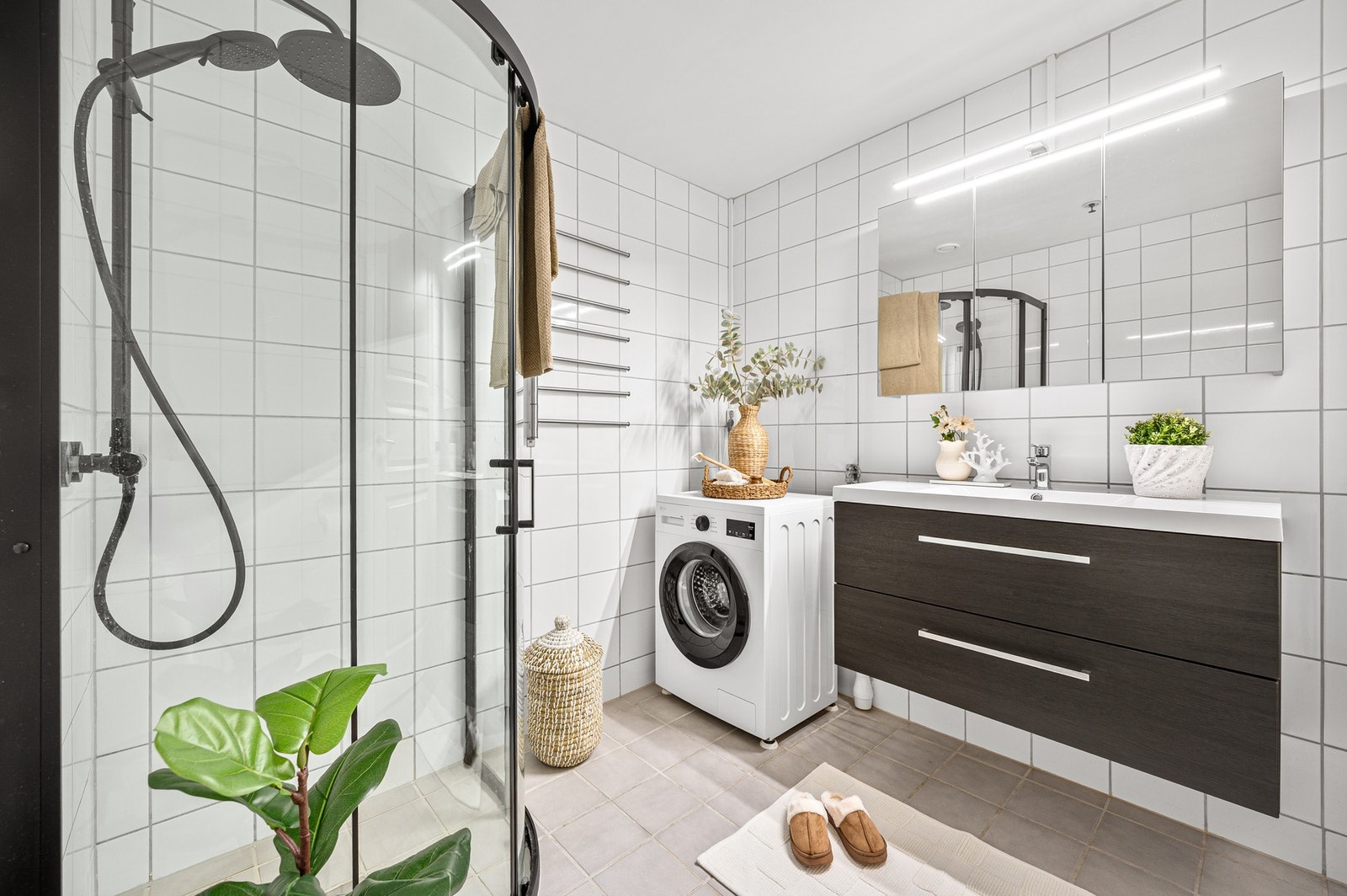 Flislagt bad med gulvvarme. Galleribilde