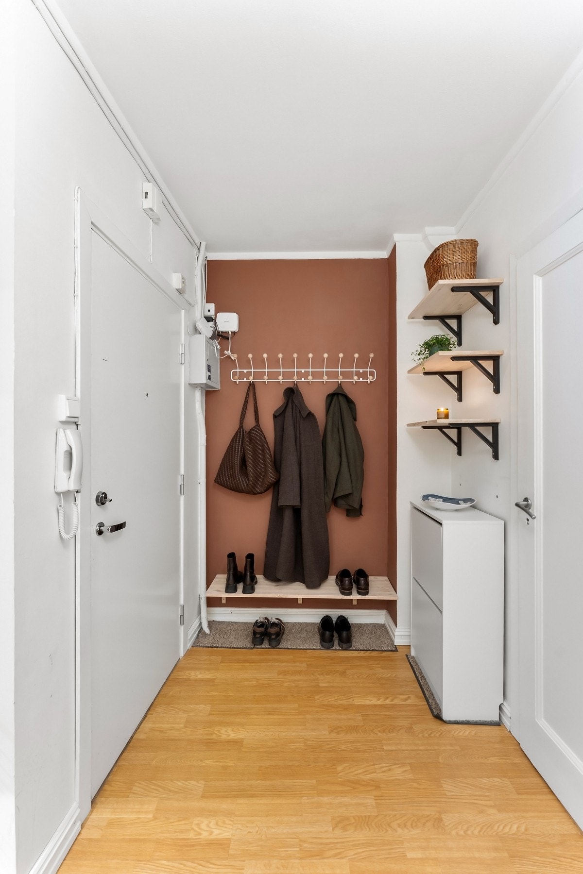 Innbyende entré som gir et godt førsteinntrykk Galleribilde