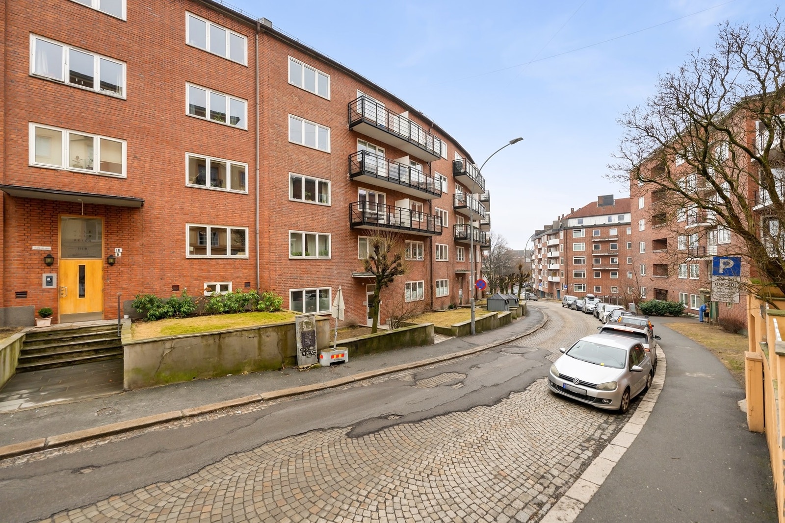 Sentral, men tilbaketrukket og rolig beliggenhet Galleribilde