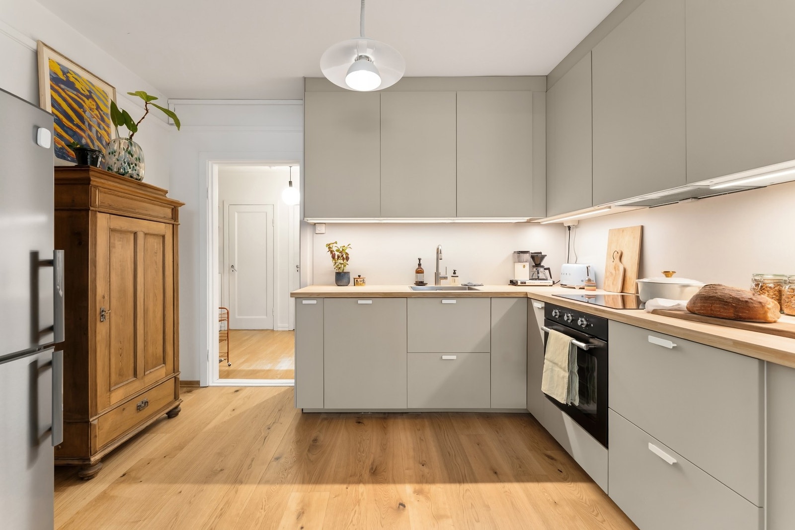 Moderne 3-roms selveierleilighet i byggets 2.etasje Galleribilde