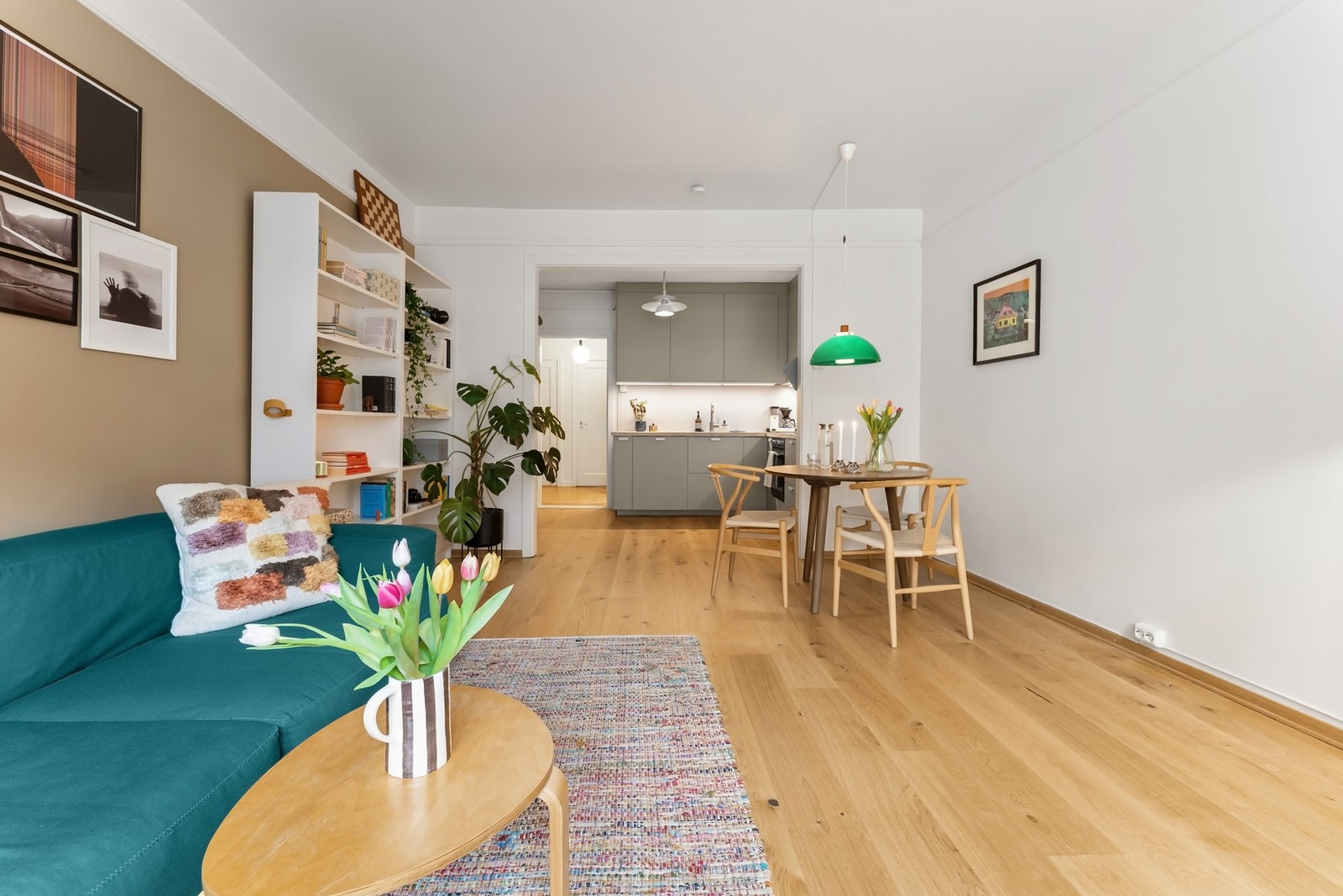 Overflater malt i tidsriktige og behagelige farger Galleribilde