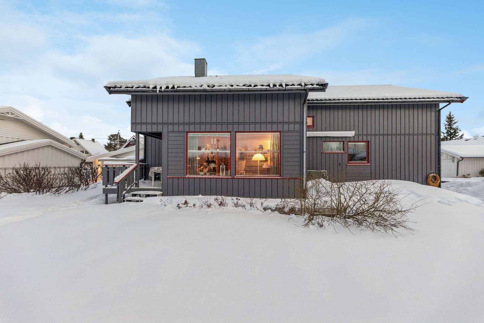 Boligen er opprinnelig bygget i 1978, med påbygg fra 1992 Galleribilde