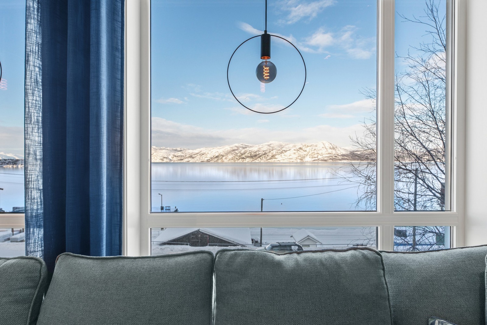 Et innbydende og trivelig rekkehus fordelt over to plan. Galleribilde