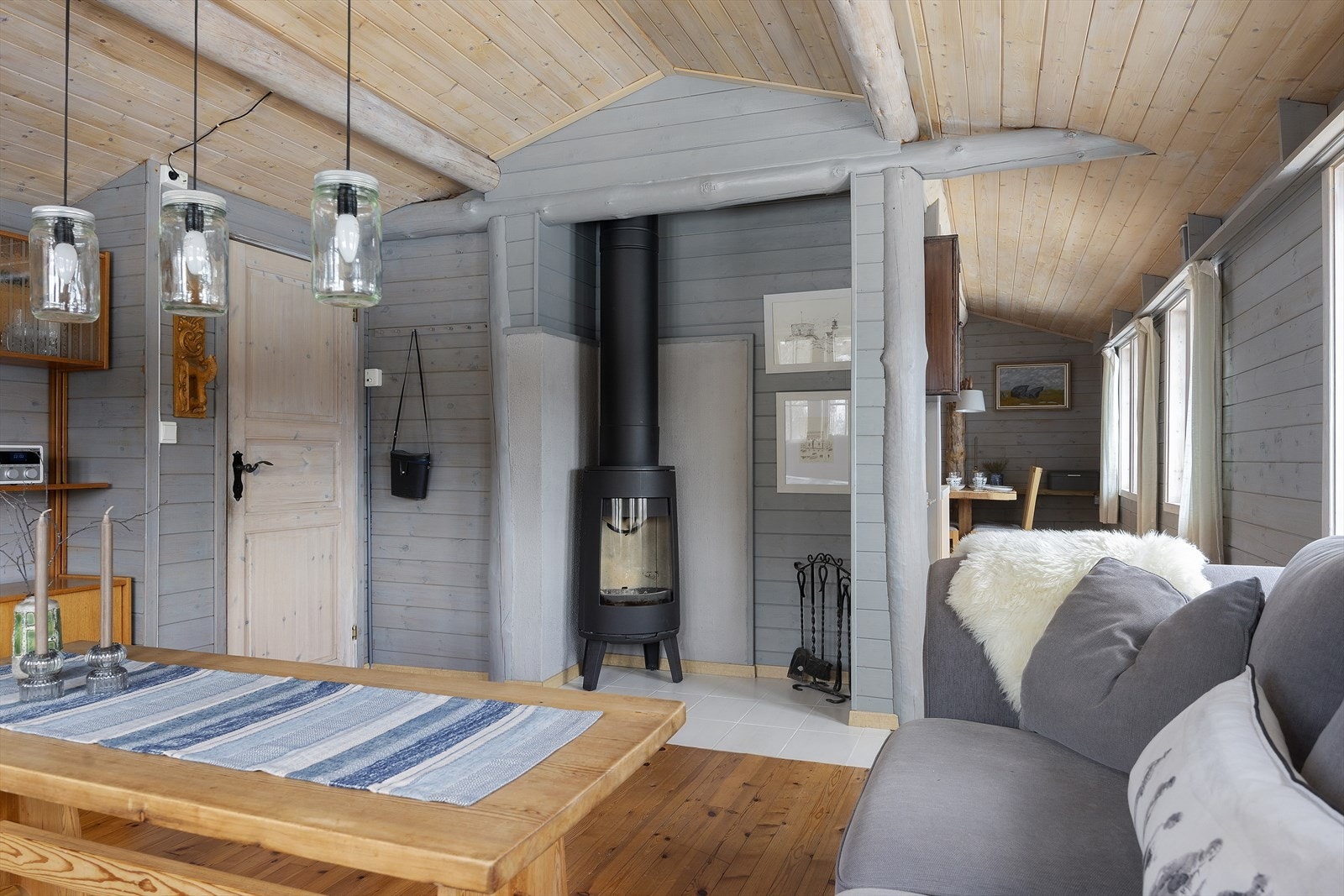 Det er vedovn i stue Galleribilde