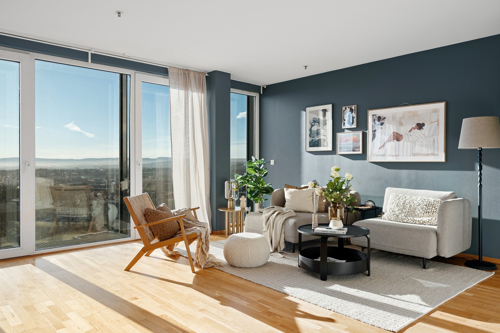 Dette er leiligheten hvor beliggenhet, arkitektur og utsikt smelter sammen til noe helt unikt. Galleribilde