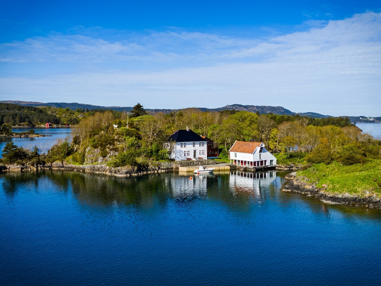 Velkommen til Bukken - En historisk perle ved Raunefjorden! Galleribilde