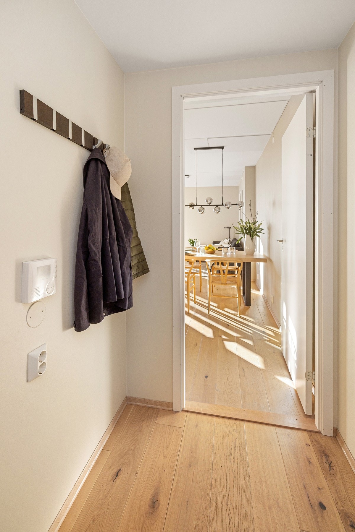 I entréen har du god plass til sko og yttertøy. Galleribilde