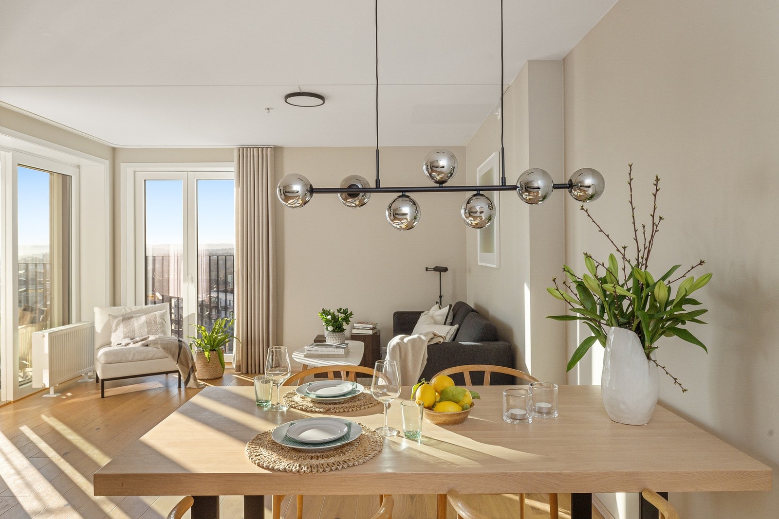 Leiligheten har oppgradert smart styringssystem fra Plejd på samtlige lamper. Galleribilde