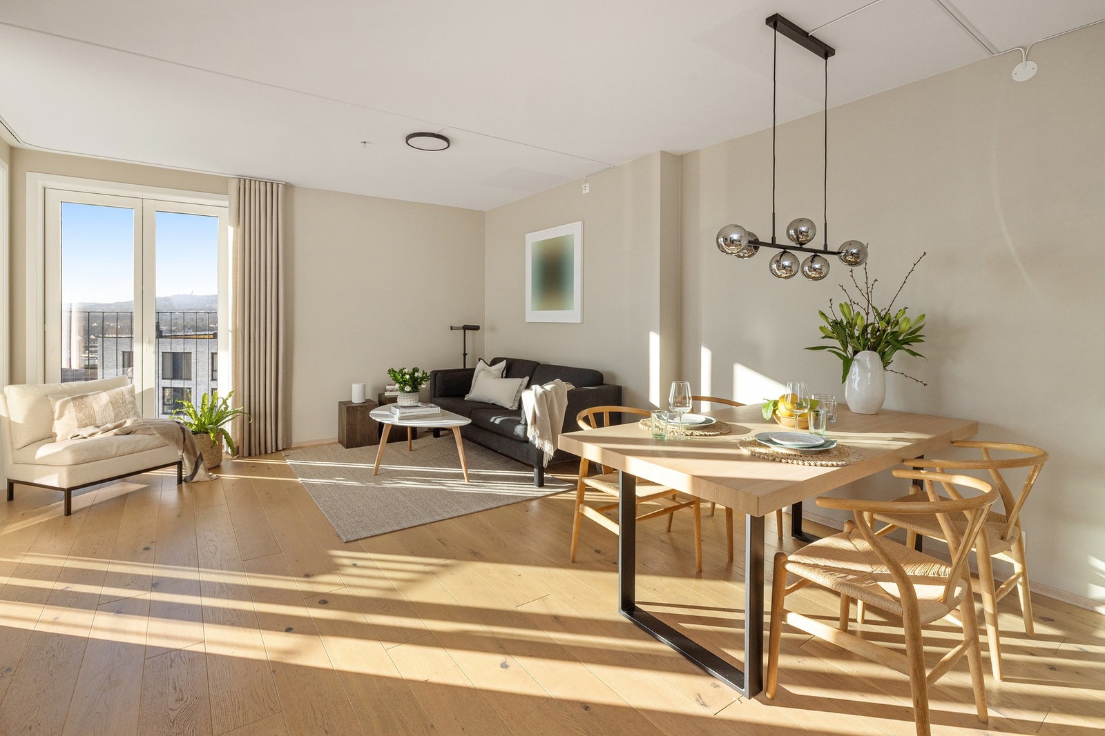 En moderne og svært innbydende 2-roms selveierleilighet i et nyere bygg fra 2019. Galleribilde