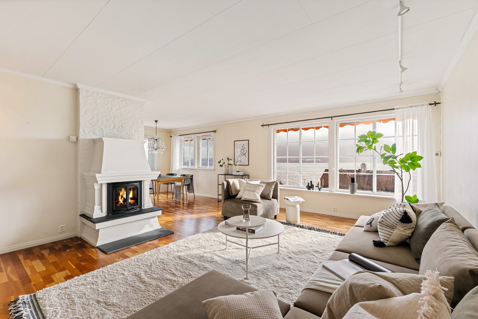 - PrivatMegleren v/ John Lampe har gleden av å presentere Strandvegen 11B - Galleribilde