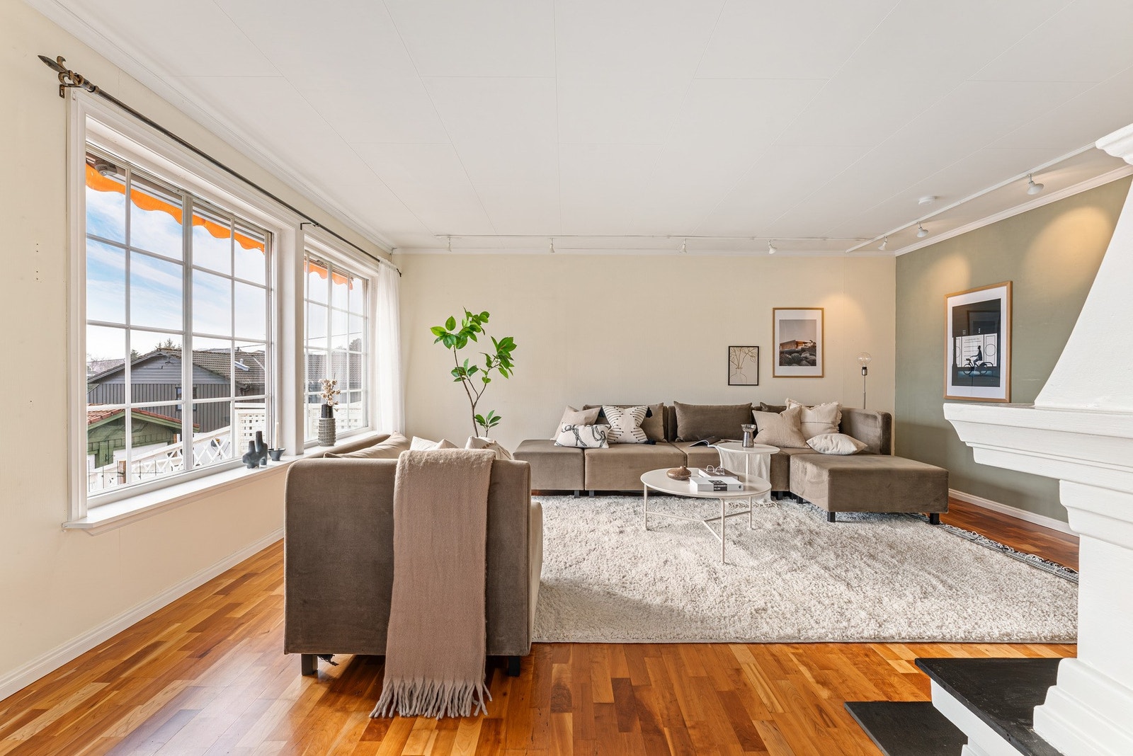 Innvendig areal på 187 kvm fordeles på tre etasjer Galleribilde